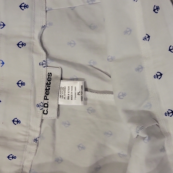 Petite White and Blue Anchor Capris - Picture 3 of 6